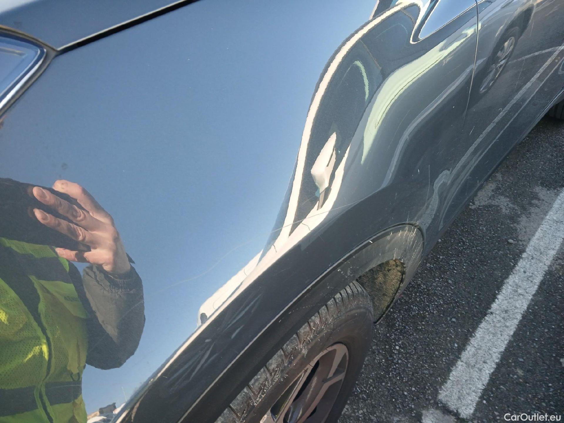  KIA  Sportage KIA  1.6MHEV Drive 100kW(136CV) 4x2(Crist Tintados) #4