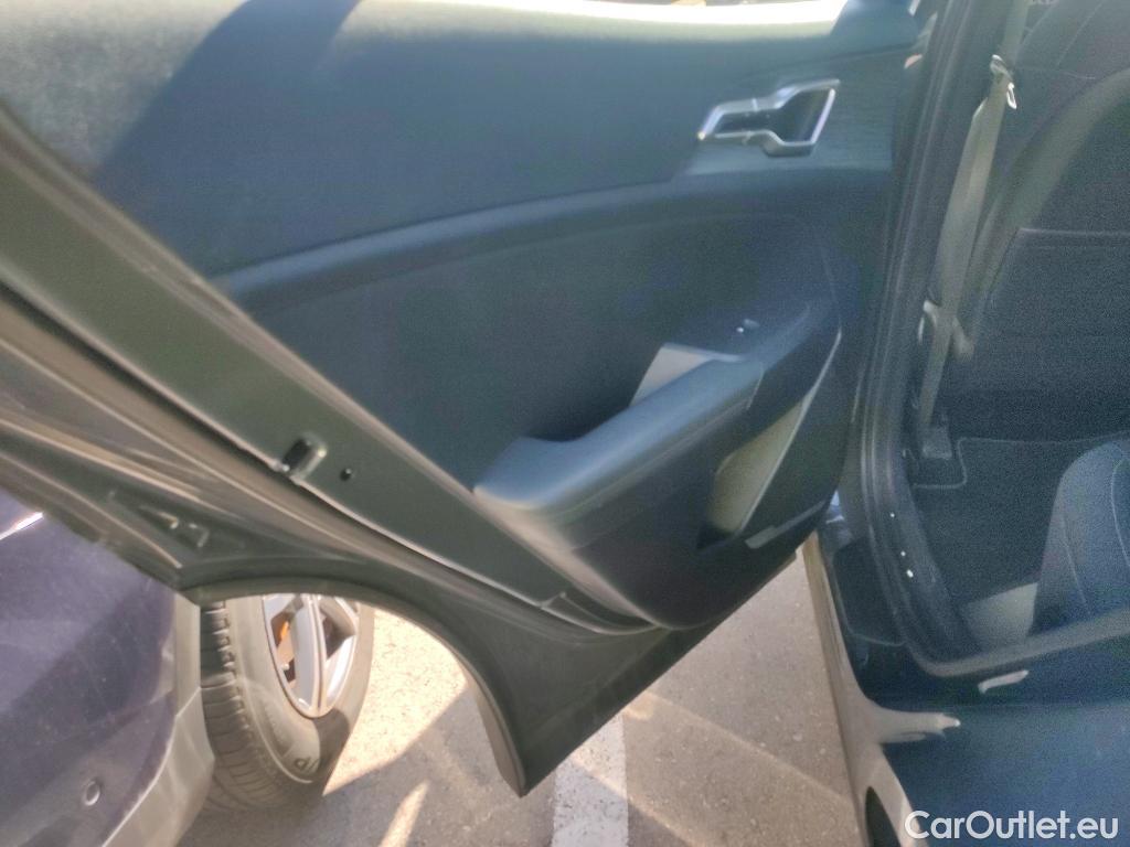  KIA  Sportage KIA  / 2022 / 5P / todoterreno 1.6 T-GDi MHEV 110kW (150CV) Drive 4x2 #28