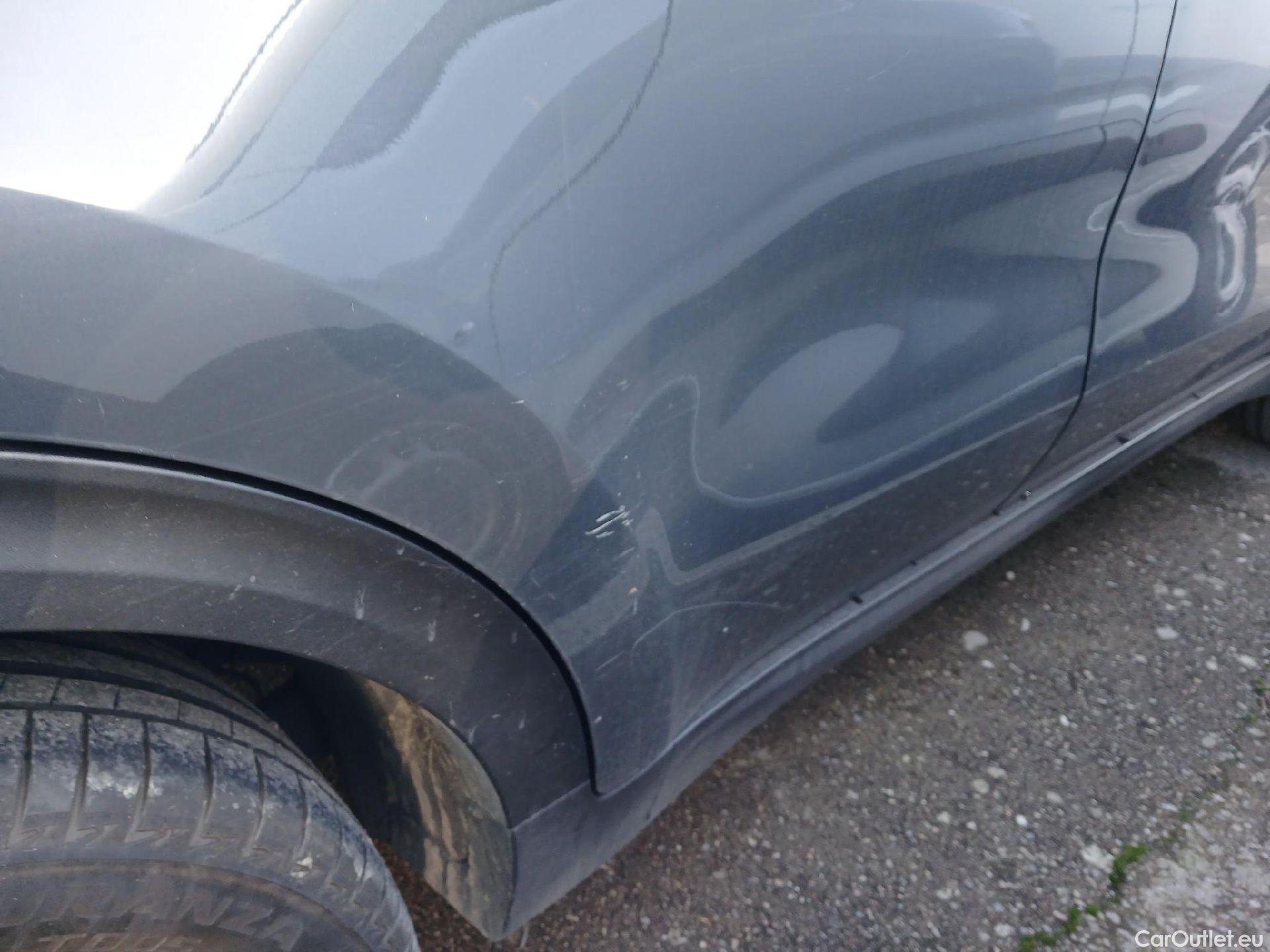  KIA  Sportage KIA  1.6MHEV Drive 100kW(136CV) 4x2(Crist Tintados) #26