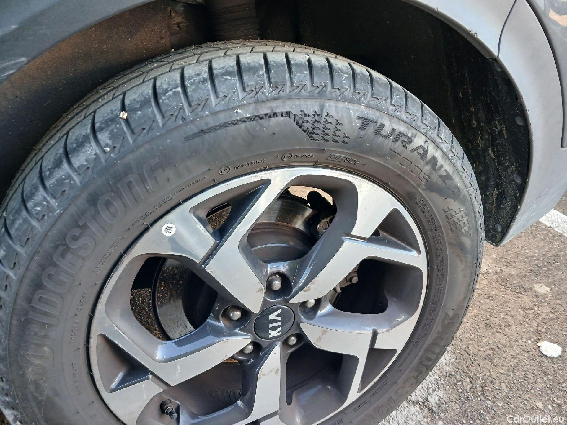  KIA  Sportage KIA  1.6MHEV Drive 100kW(136CV) 4x2(Crist Tintados) #15