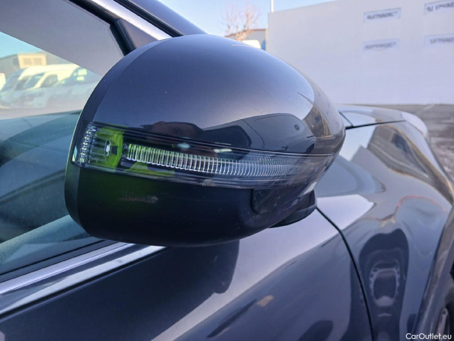  KIA  Sportage KIA  1.6MHEV Drive 100kW(136CV) 4x2(Crist Tintados) #29