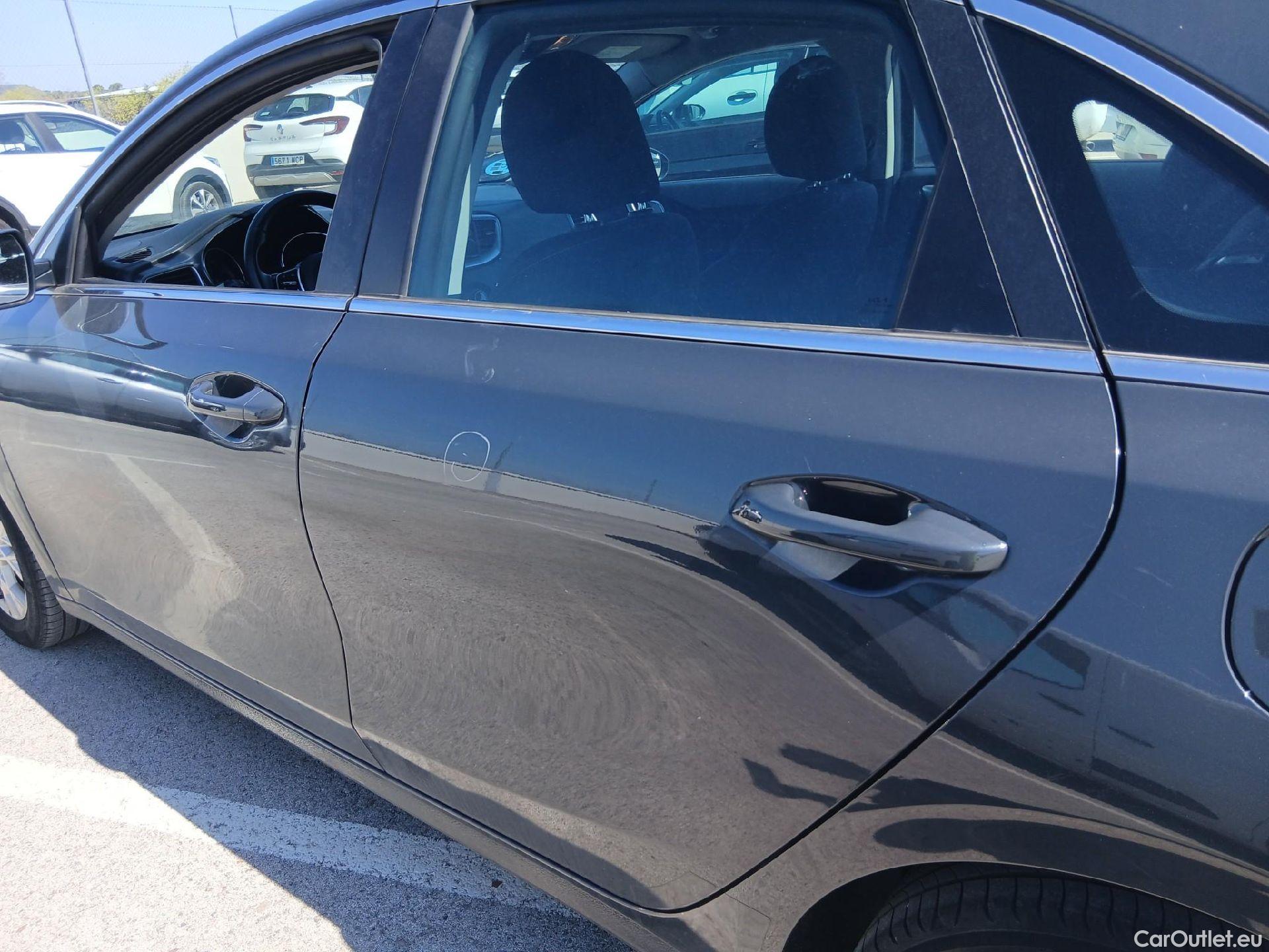  KIA  Cee'd KIA Ceed / 2021 / 5P / berlina con portón 1.0 T-GDi 88kW (120CV) Drive #15