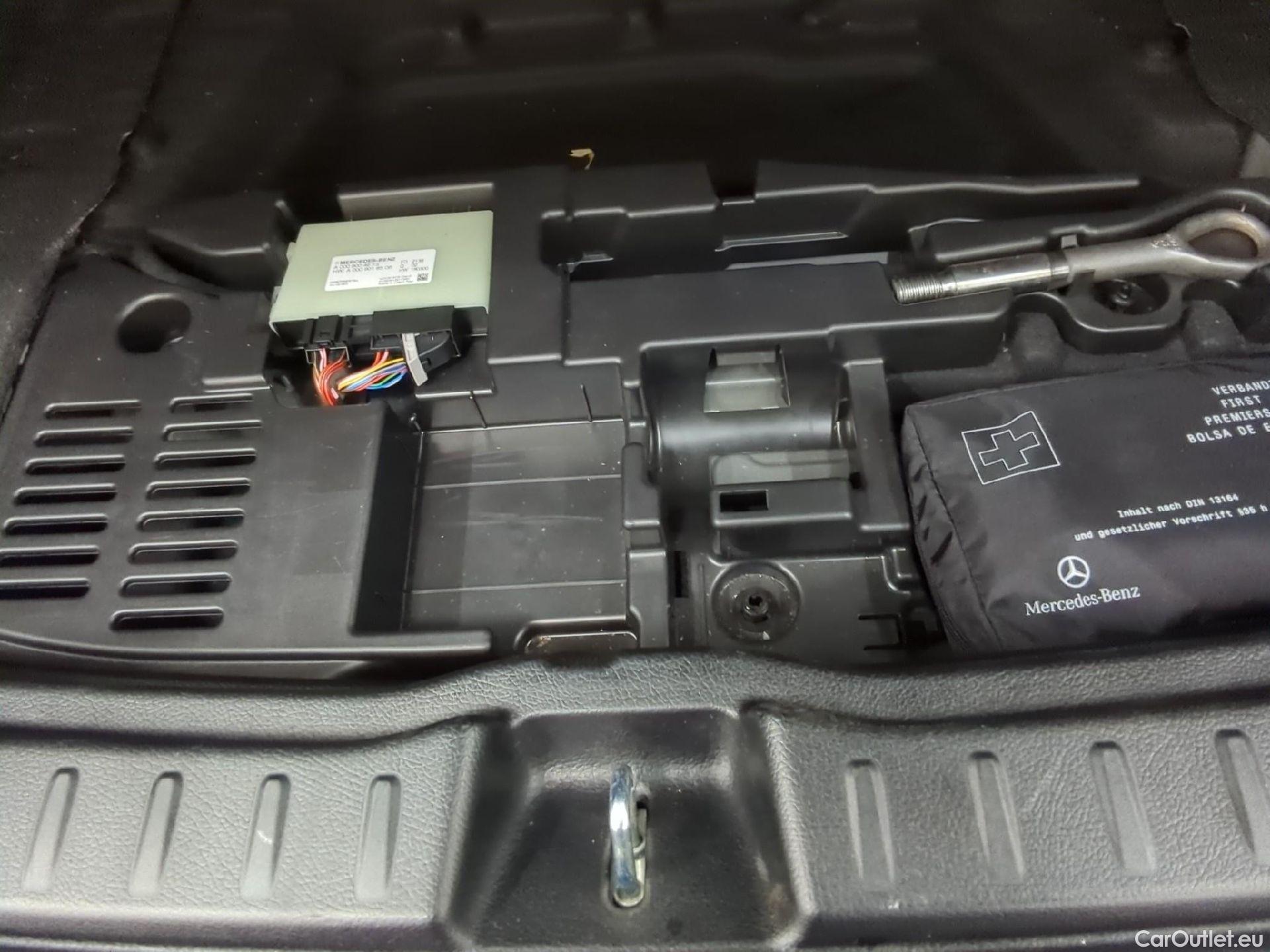  Mercedes  GLA MERCEDES-BENZ  / 2020 / 5P / SUV 2.0  200 D PROGRESSIVE LINE DCT #2