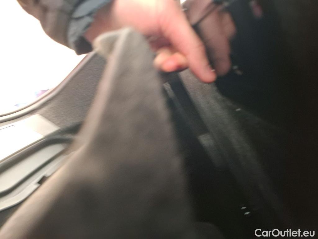  LYNK & Co  01 LYNK & CO  / 2020 / 5P / SUV 1.5 261ch  Hybride Rechargeable OPERATION STOCK #40