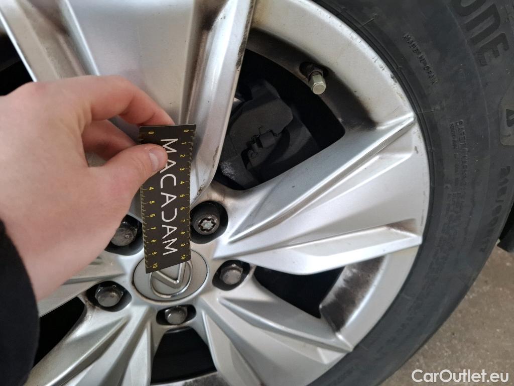  Lexus  UX LEXUS  / 2018 / 5P / SUV 250H 2WD Pack Confort Business Stage #10