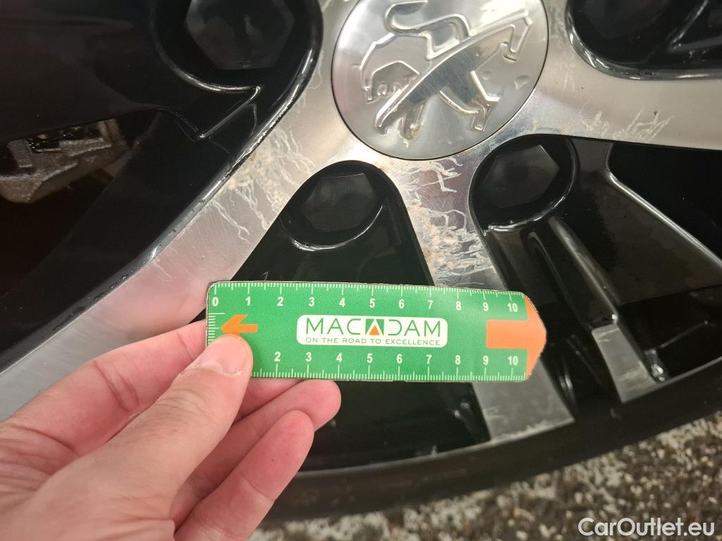  Peugeot  3008  GT 1.5 HDi 130CV BVA8 E6d #17