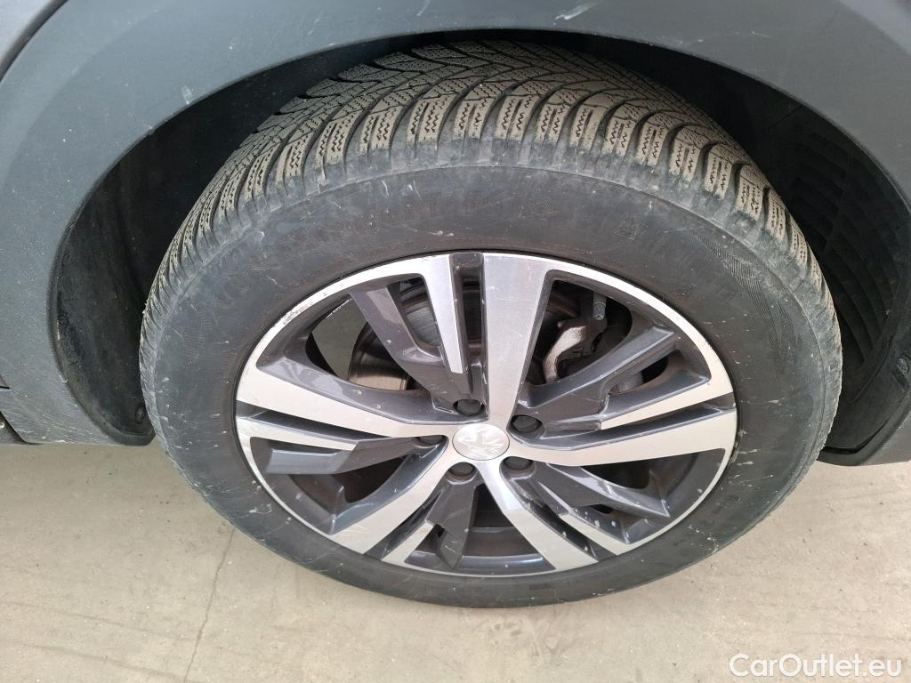  Peugeot  5008  Allure 1.5 HDi 130CV BVA8 7 Sieges E6d #3