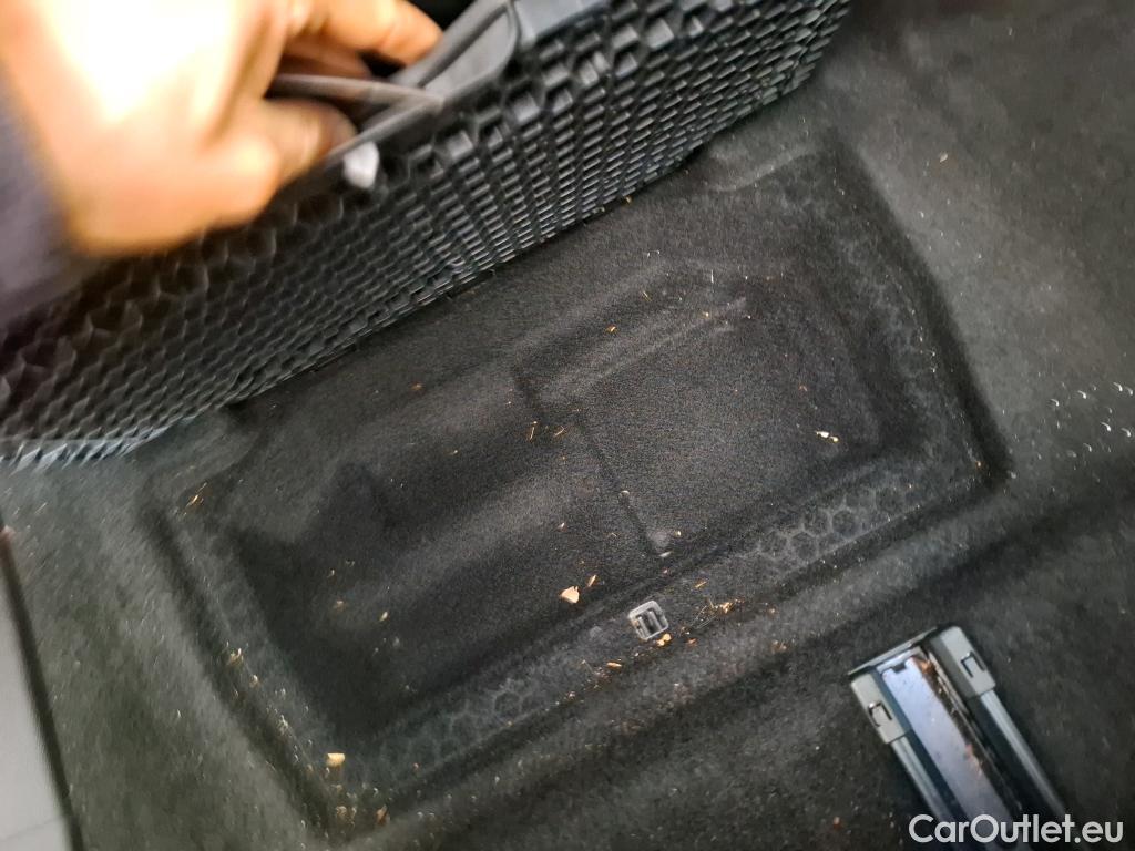  Peugeot  5008  Allure 1.5 HDi 130CV BVA8 7 Sieges E6d #30