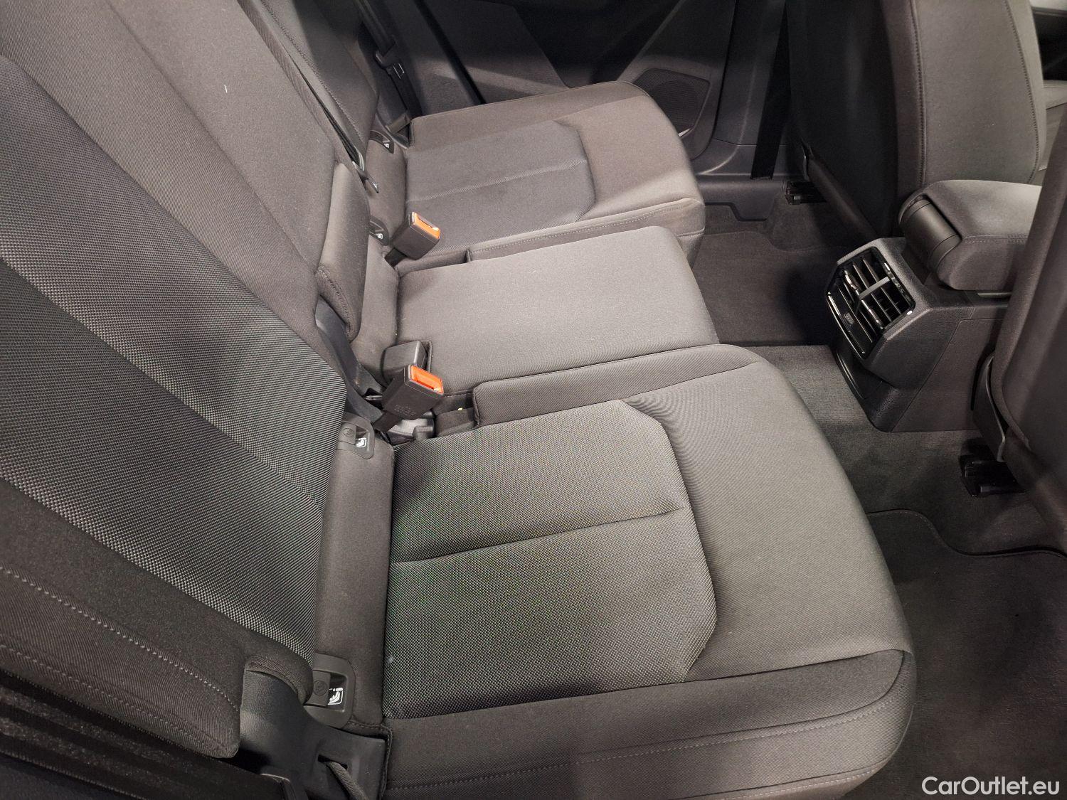  Audi  Q3 Audi,  '18 PHEV, Audi  45 TFSI e S tronic 5d #9