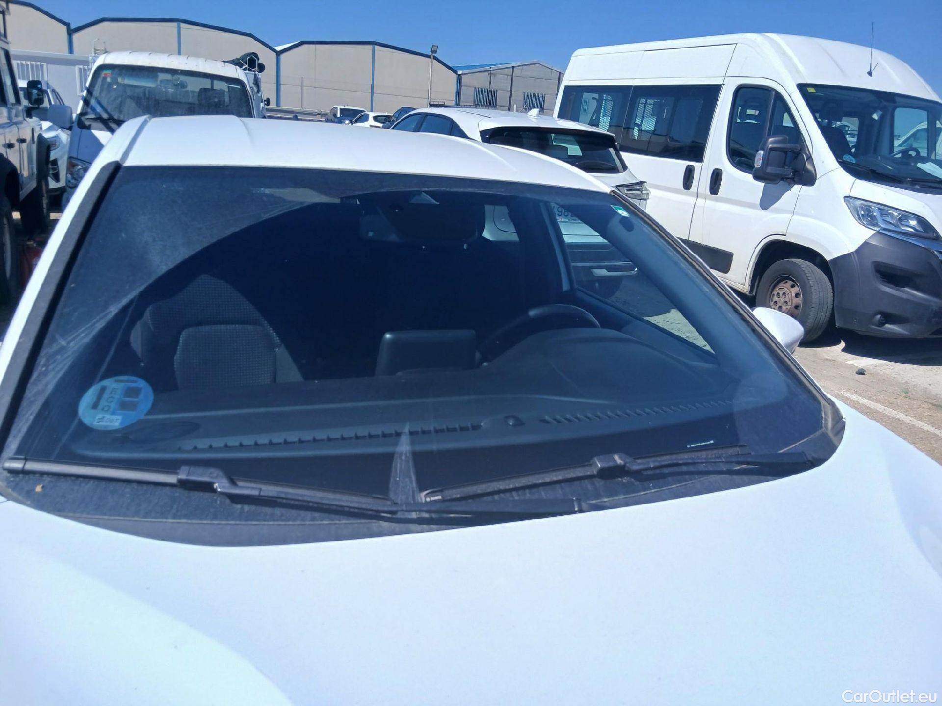  Ford  Focus FORD  / 2018 / 5P / berlina con portón 1.0 Ecoboost MHEV 92kW ST-Line #12