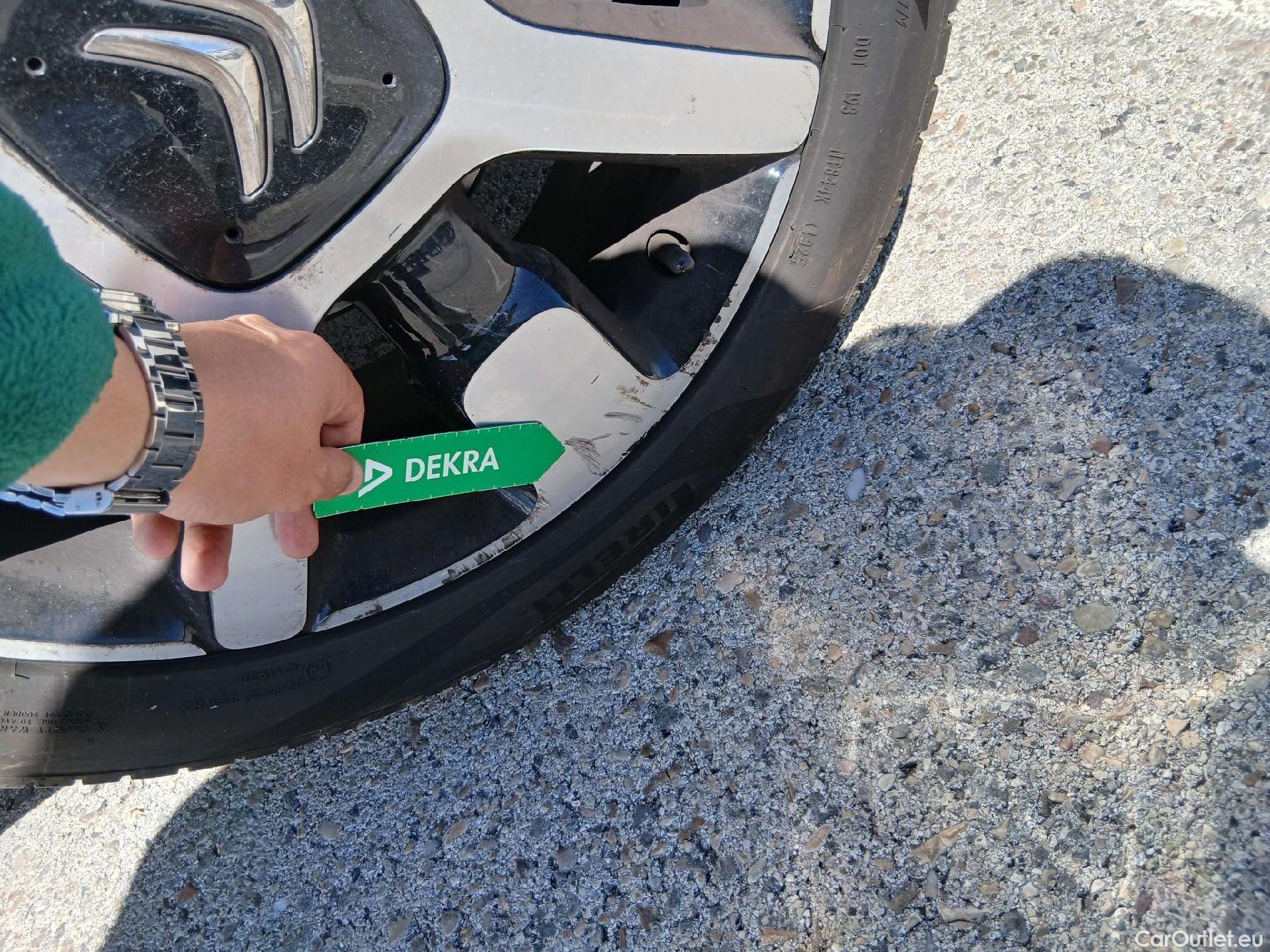  Citroen  C4 Cactus CITROEN  / 2018 / 5P / berlina con portón PureTech 81KW (110CV) S&S Shine (CX) #11