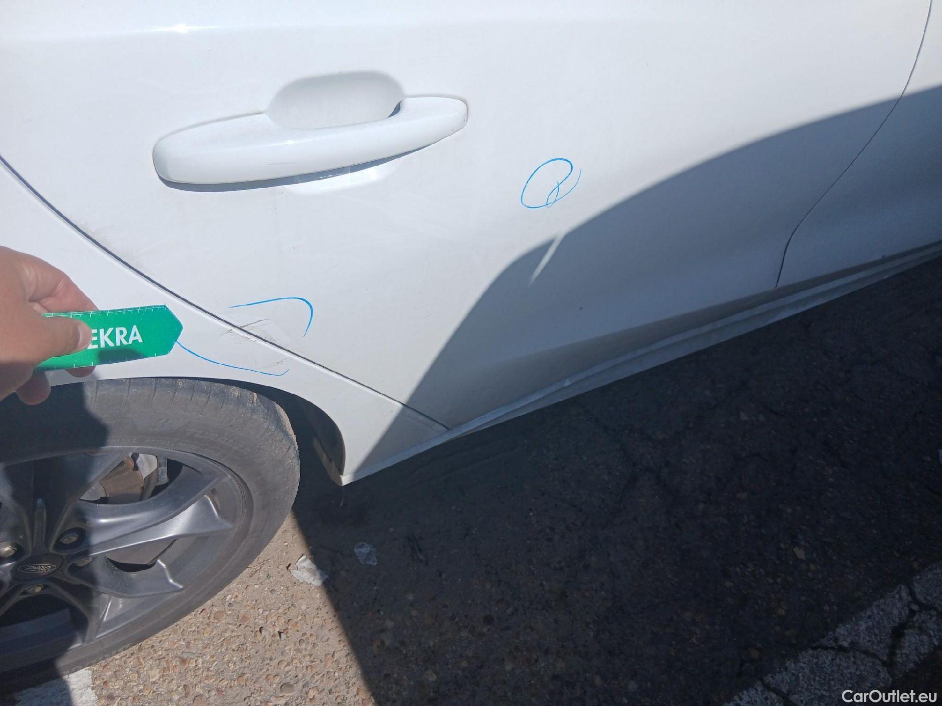  Ford  Focus FORD  / 2018 / 5P / berlina con portón 1.0 Ecoboost MHEV 92kW ST-Line #23