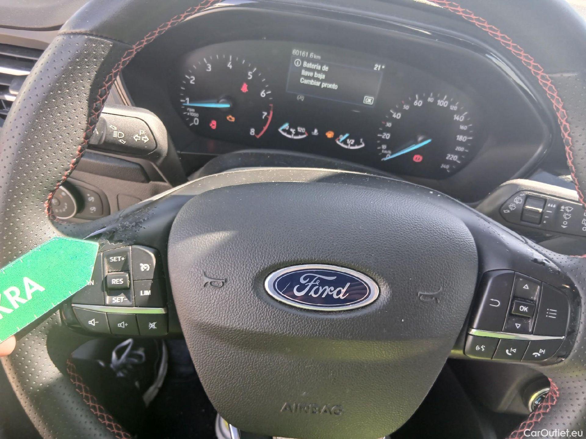  Ford  Focus FORD  / 2018 / 5P / berlina con portón 1.0 Ecoboost MHEV 92kW ST-Line #8