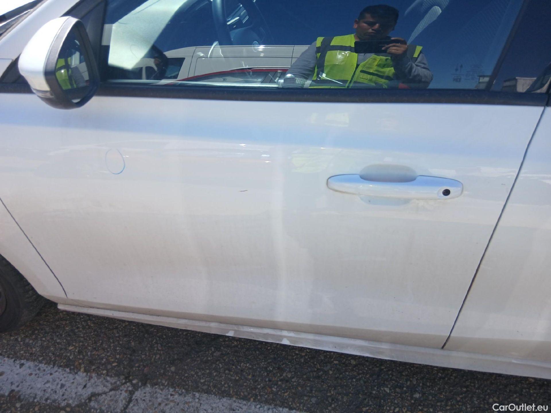  Ford  Focus FORD  / 2018 / 5P / berlina con portón 1.0 Ecoboost MHEV 92kW ST-Line #13