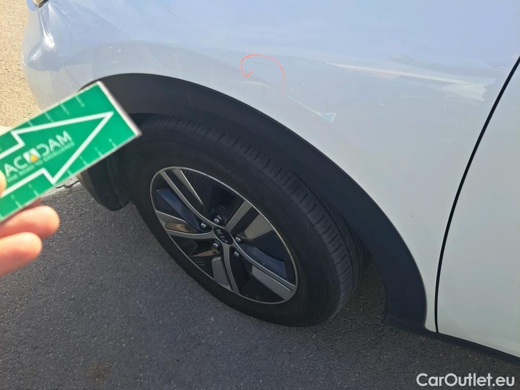  KIA  Niro KIA  / 2019 / 5P / crossover 1.6 GDi HEV 104kW (141CV) Drive #11