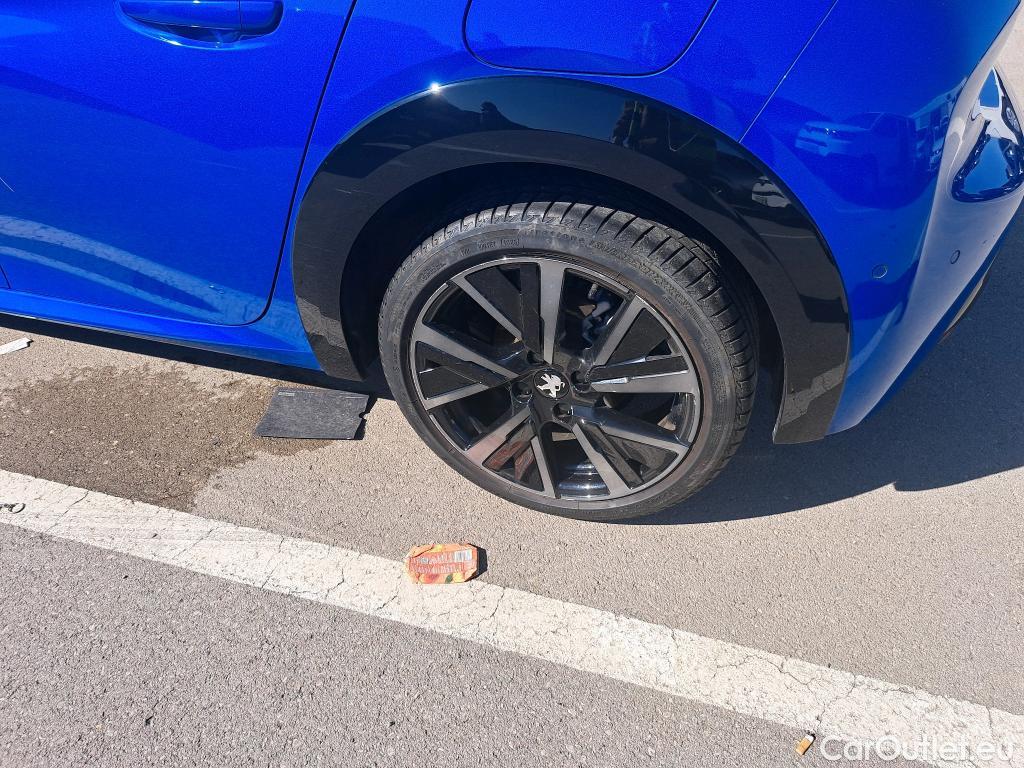  Peugeot  208 PEUGEOT  / 2019 / 5P / berlina con portón PureTech 96kW (130CV) EAT8 GT Pack #3