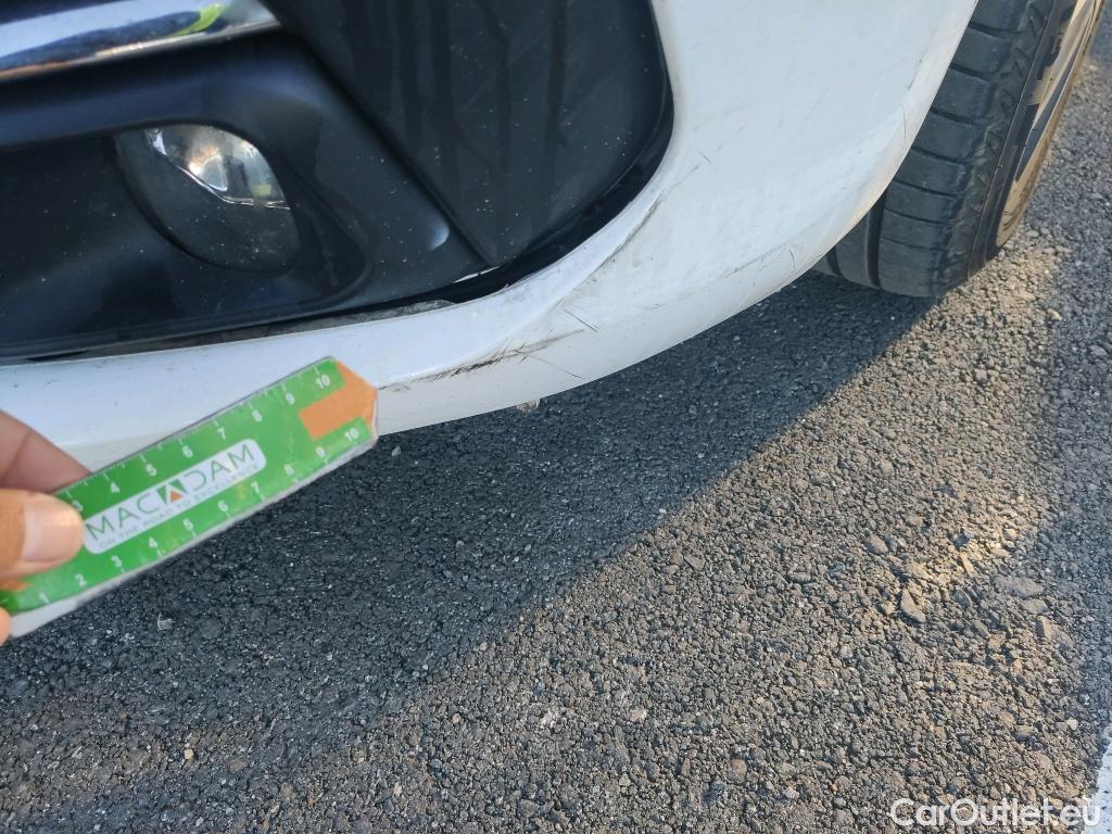  Peugeot  308 PEUGEOT  / 2017 / 5P / berlina con portón 5p Style BlueHDi 130 S&S #8