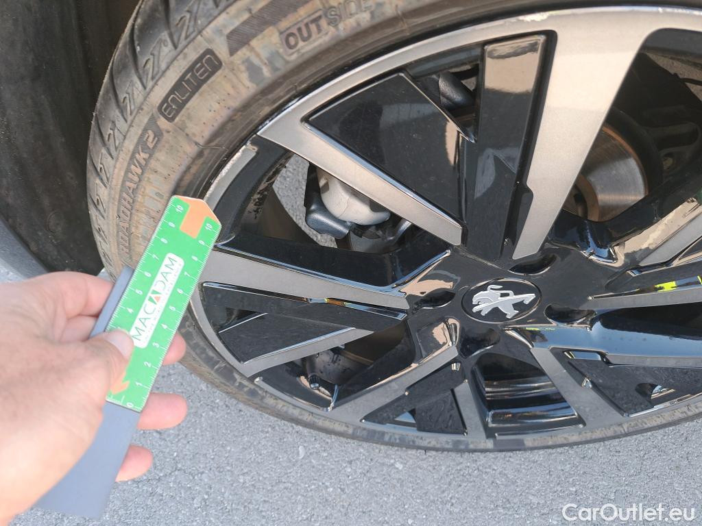  Peugeot  208 PEUGEOT  / 2019 / 5P / berlina con portón PureTech 96kW (130CV) EAT8 GT Pack #6