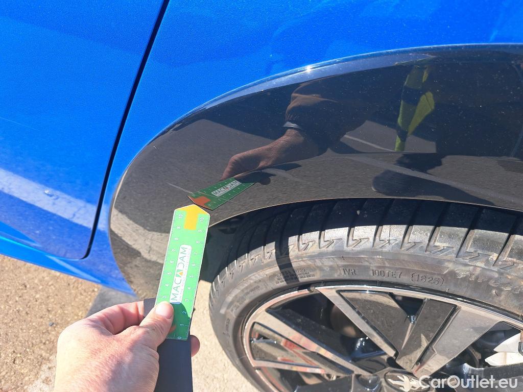  Peugeot  208 PEUGEOT  / 2019 / 5P / berlina con portón PureTech 96kW (130CV) EAT8 GT Pack #31