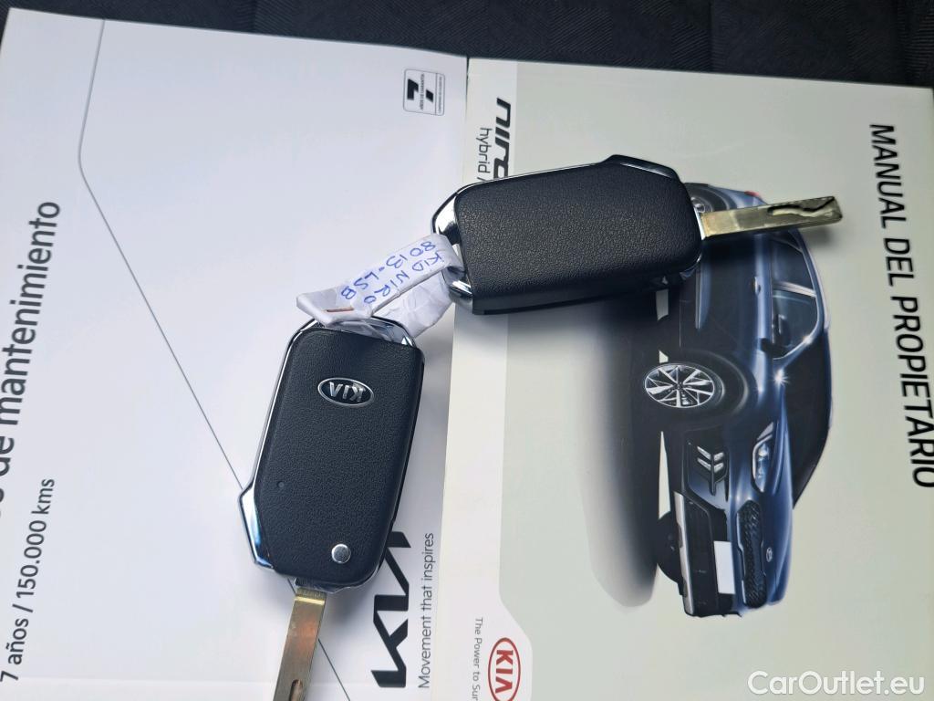  KIA  Niro KIA  / 2019 / 5P / crossover 1.6 GDi HEV 104kW (141CV) Drive #17