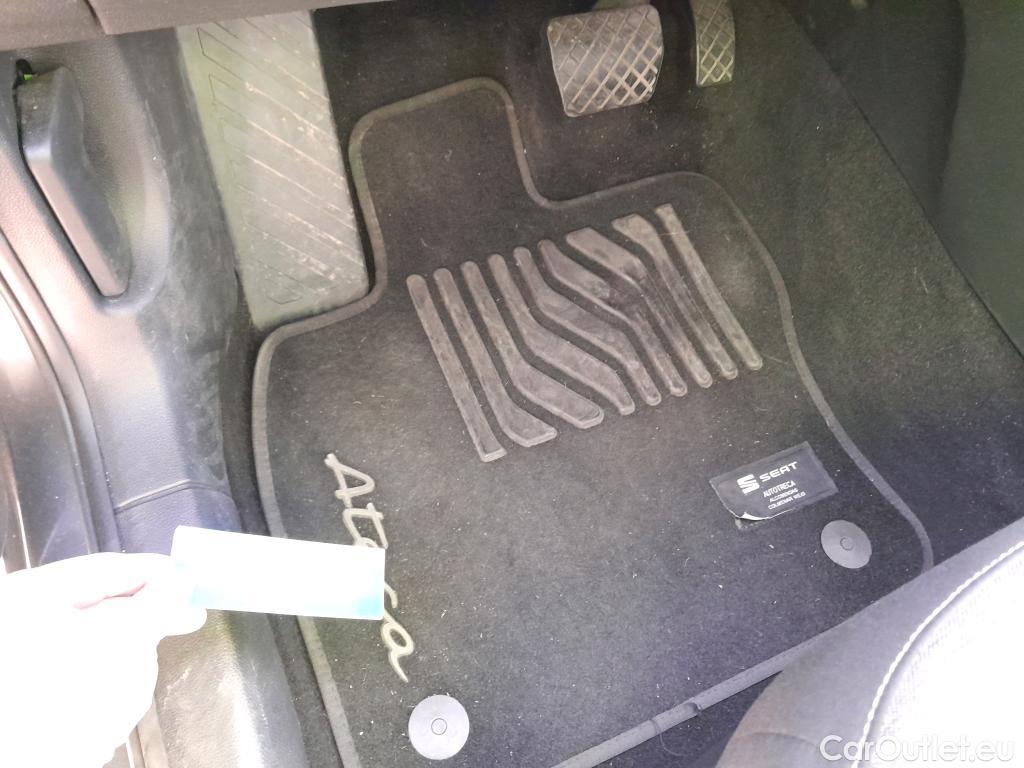  Seat  ATECA SEAT  / 2016 / 5P / todoterreno 2.0 TDI 110kW (150CV) DSG Style Go M(SP) #26