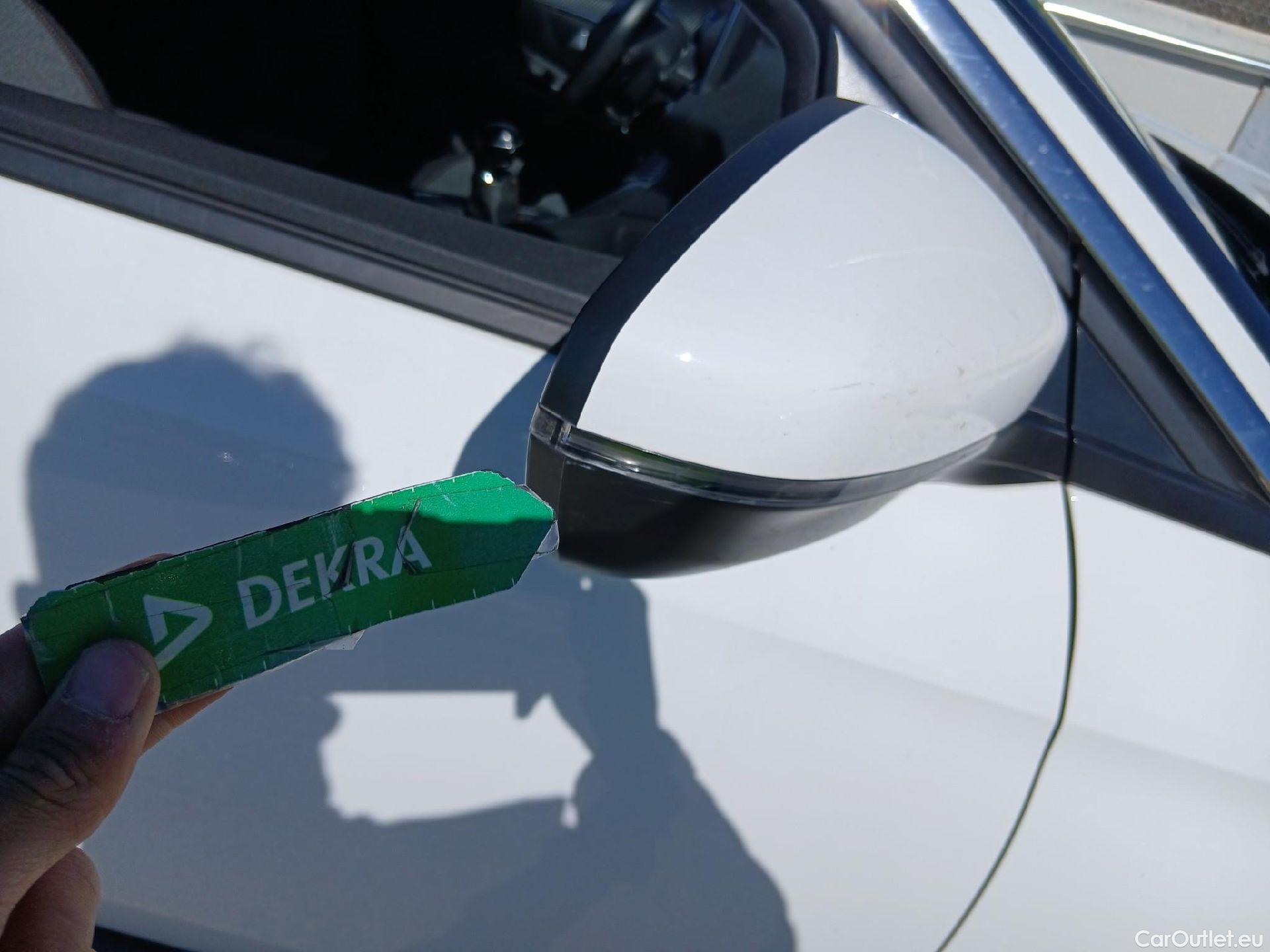  Peugeot  5008 PEUGEOT  / 2017 / 5P / todoterreno Active 1.5L BlueHDi 96kW (130CV) S&S #37