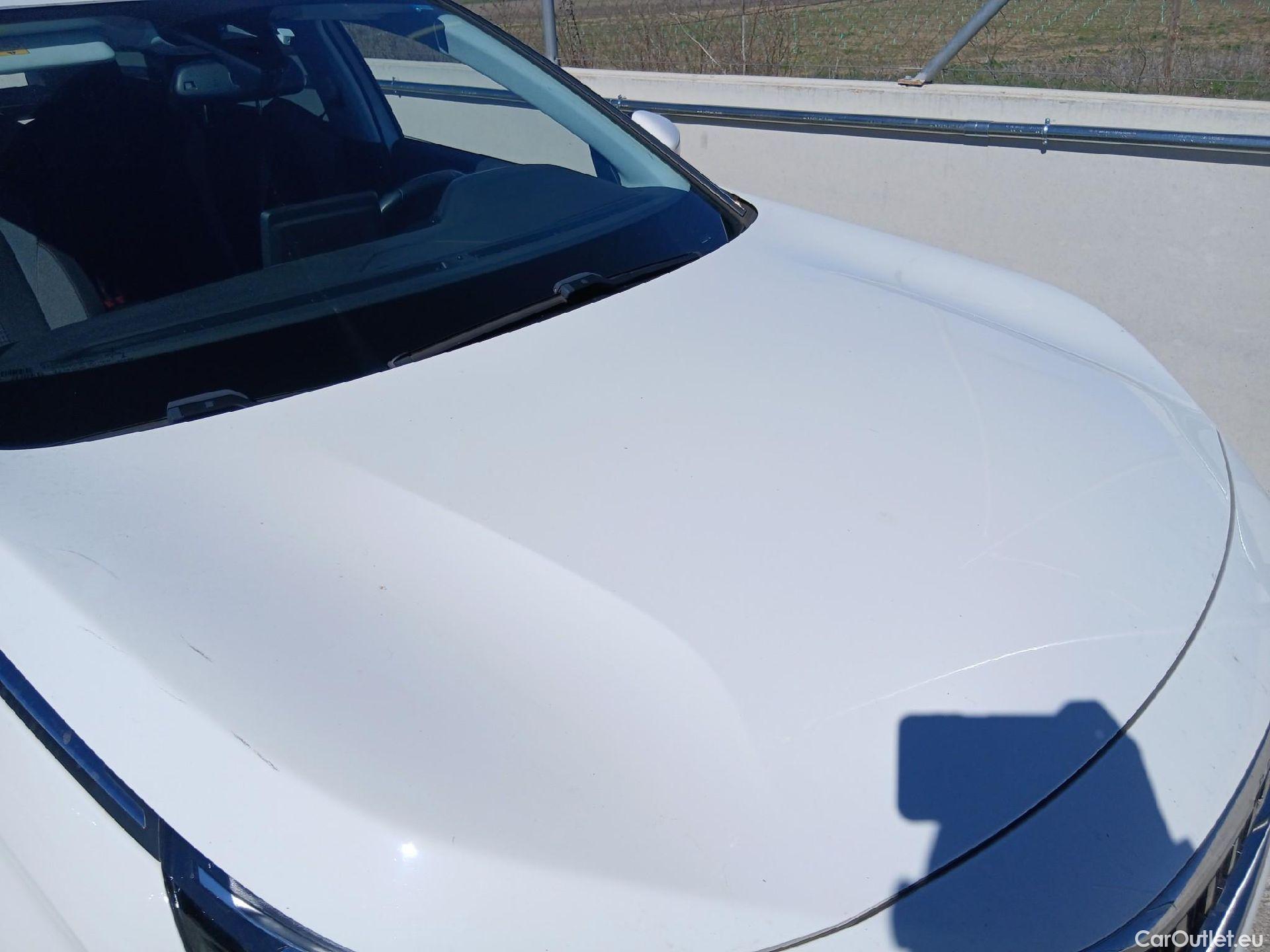  Peugeot  5008 PEUGEOT  / 2017 / 5P / todoterreno Active 1.5L BlueHDi 96kW (130CV) S&S #3