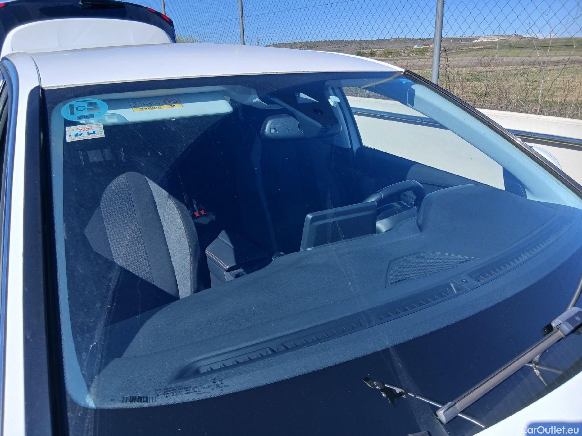  Peugeot  5008 PEUGEOT  / 2017 / 5P / todoterreno Active 1.5L BlueHDi 96kW (130CV) S&S #2