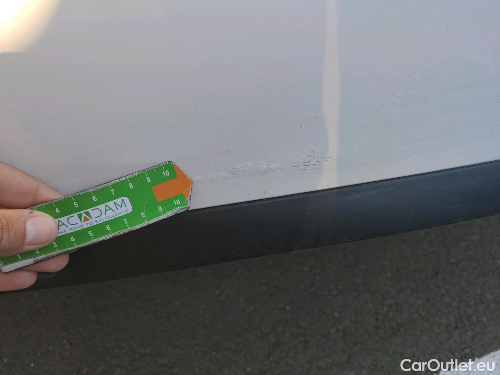  Peugeot  308 PEUGEOT  / 2017 / 5P / berlina con portón 5p Style BlueHDi 130 S&S #18