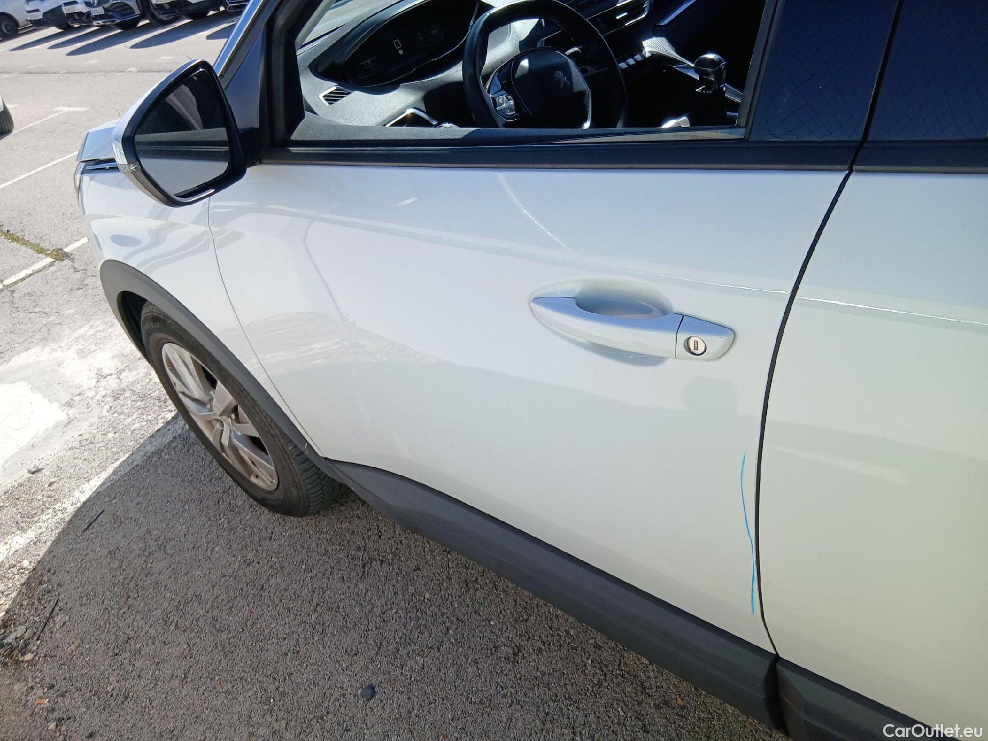  Peugeot  5008 PEUGEOT  / 2017 / 5P / todoterreno Active 1.5L BlueHDi 96kW (130CV) S&S #12