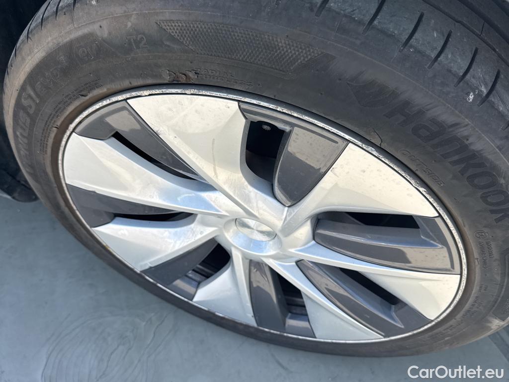  Tesla  Model Y TESLA  / 2020 / 5P / todoterreno Gran Autonomía 4WD #27