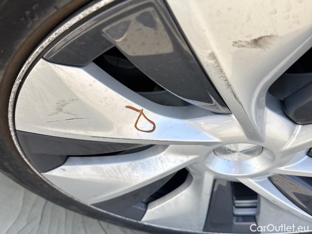  Tesla  Model Y TESLA  / 2020 / 5P / todoterreno Gran Autonomía 4WD #37