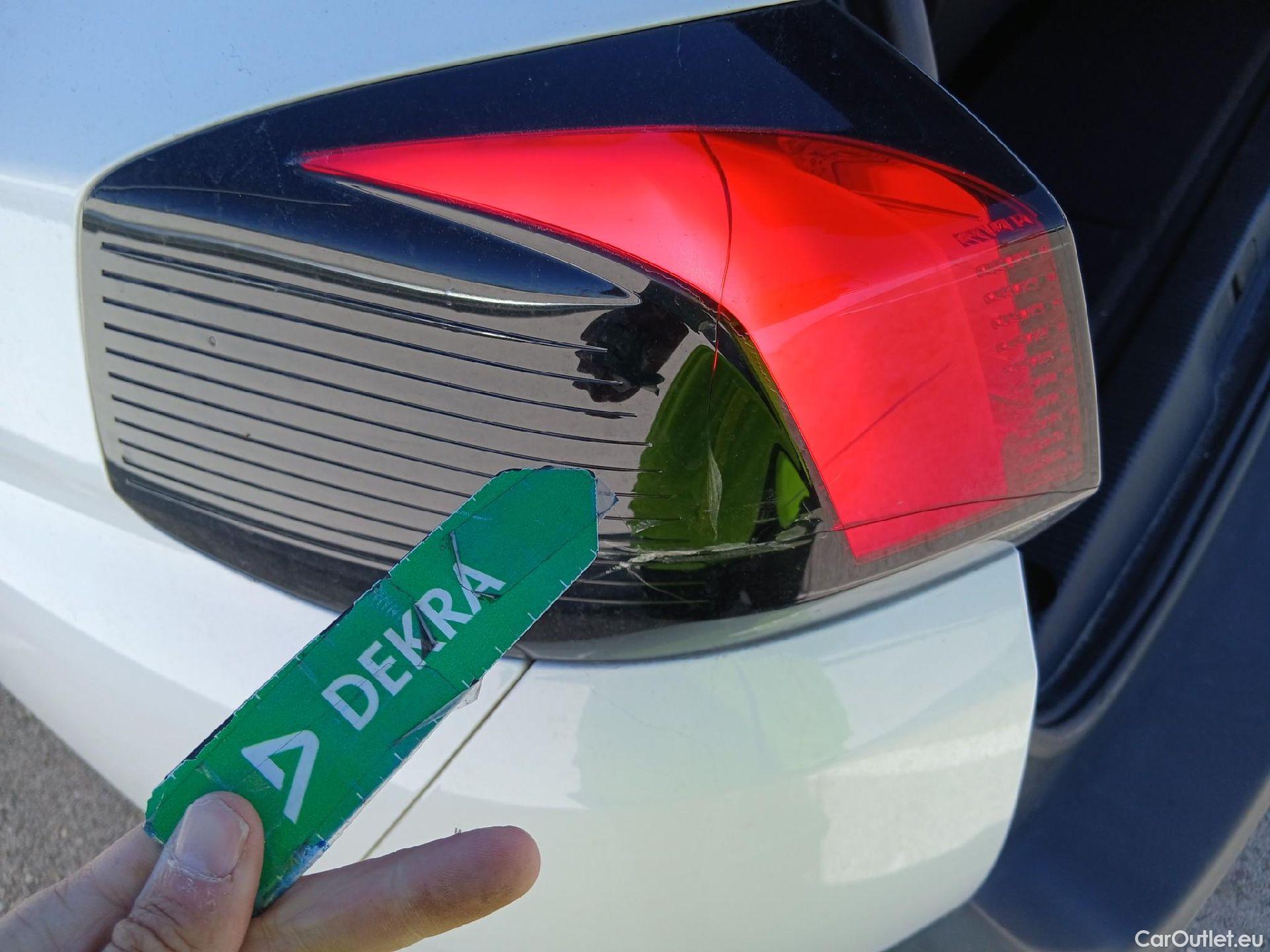  Peugeot  5008 PEUGEOT  / 2017 / 5P / todoterreno Active 1.5L BlueHDi 96kW (130CV) S&S #22