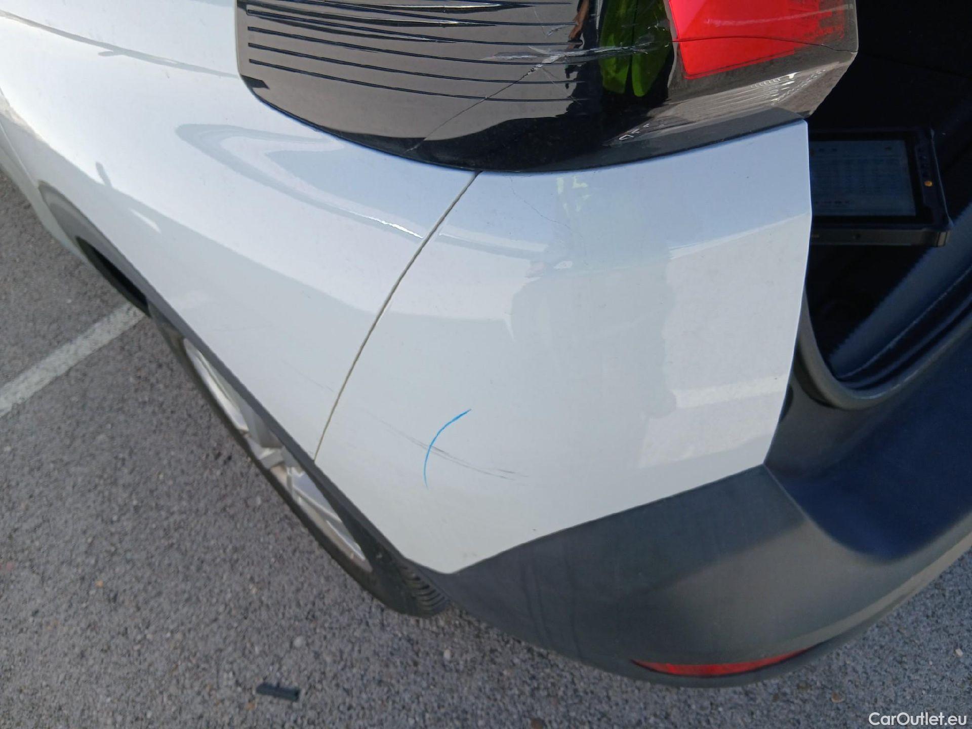  Peugeot  5008 PEUGEOT  / 2017 / 5P / todoterreno Active 1.5L BlueHDi 96kW (130CV) S&S #25