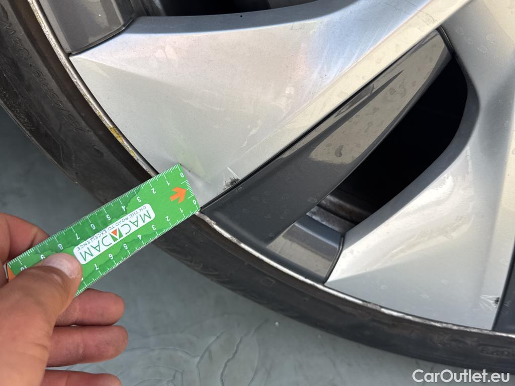  Tesla  Model Y TESLA  / 2020 / 5P / todoterreno Gran Autonomía 4WD #29