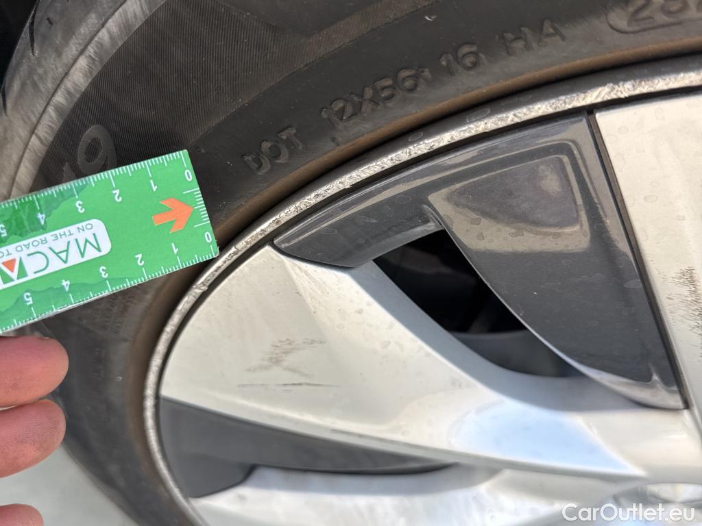  Tesla  Model Y TESLA  / 2020 / 5P / todoterreno Gran Autonomía 4WD #16