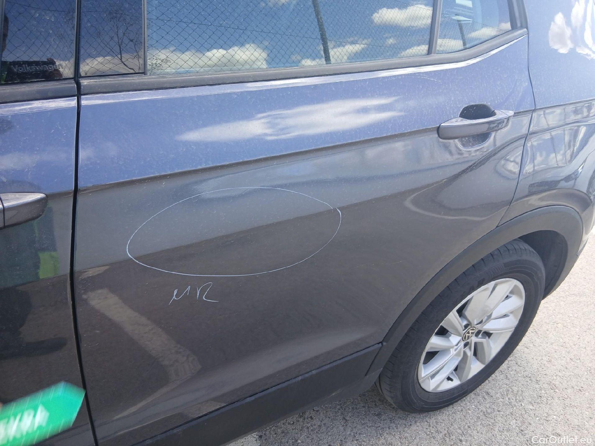  Volkswagen  T-CROSS VOLKSWAGEN  / 2018 / 5P / todoterreno Advance 1.0 TSI 70kW (95CV) (AC2) #24