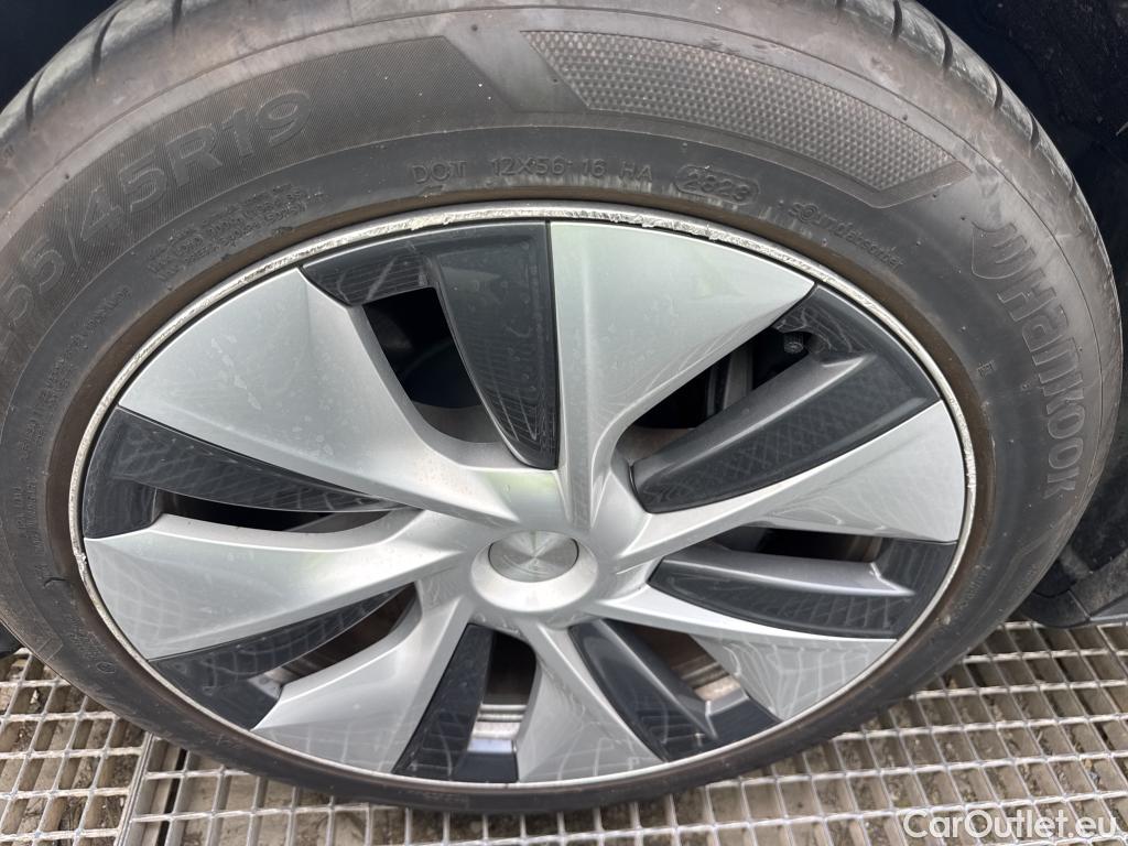  Tesla  Model Y TESLA  / 2020 / 5P / todoterreno Gran Autonomía 4WD #17