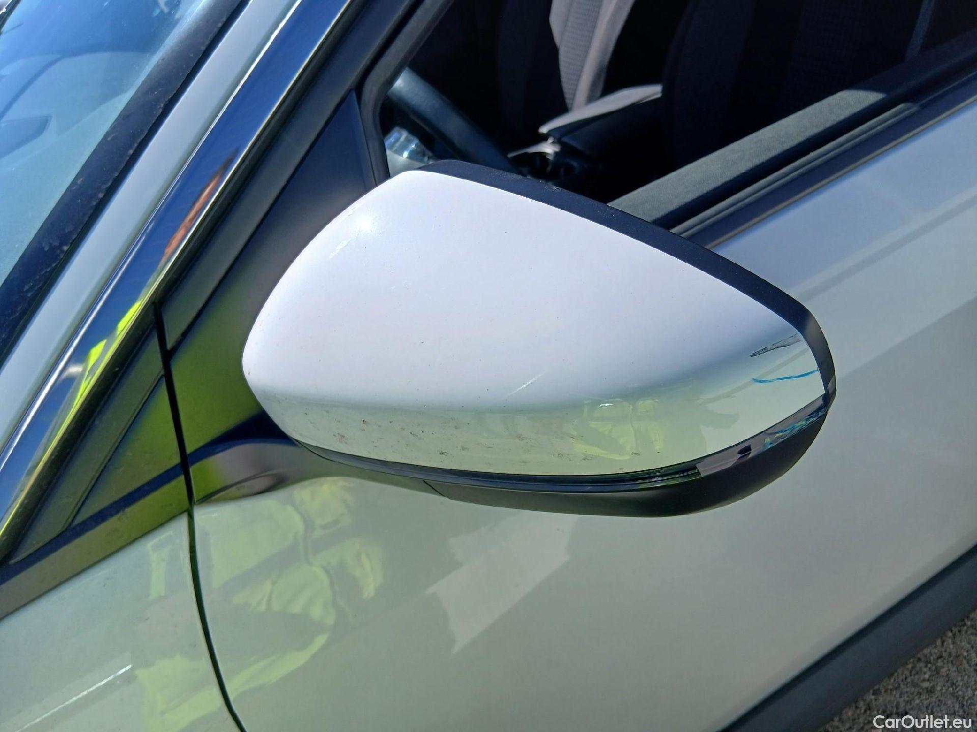  Peugeot  5008 PEUGEOT  / 2017 / 5P / todoterreno Active 1.5L BlueHDi 96kW (130CV) S&S #8