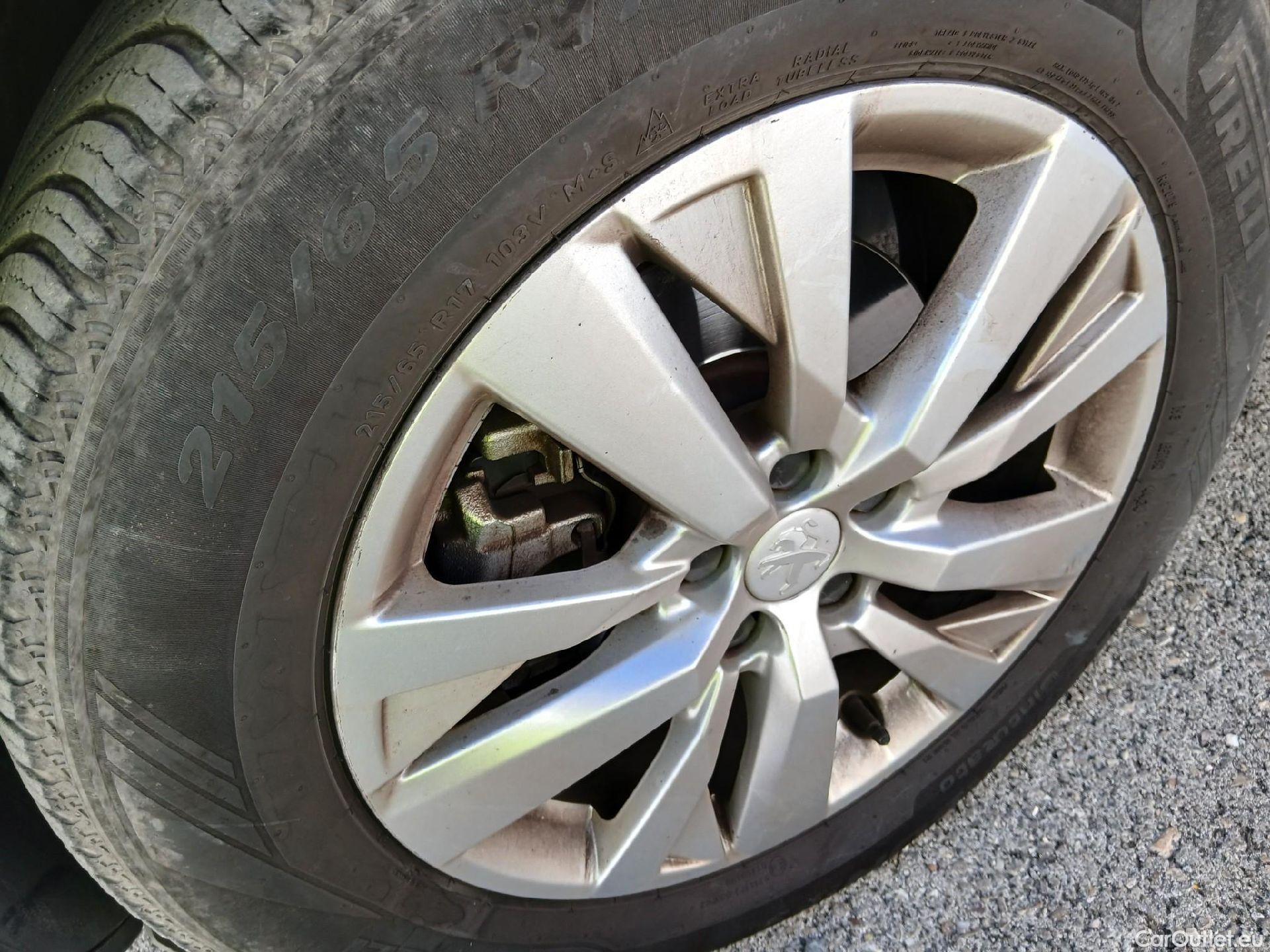  Peugeot  5008 PEUGEOT  / 2017 / 5P / todoterreno Active 1.5L BlueHDi 96kW (130CV) S&S #7