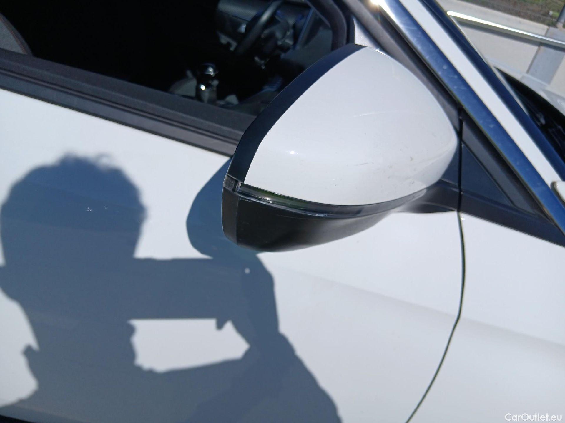  Peugeot  5008 PEUGEOT  / 2017 / 5P / todoterreno Active 1.5L BlueHDi 96kW (130CV) S&S #38