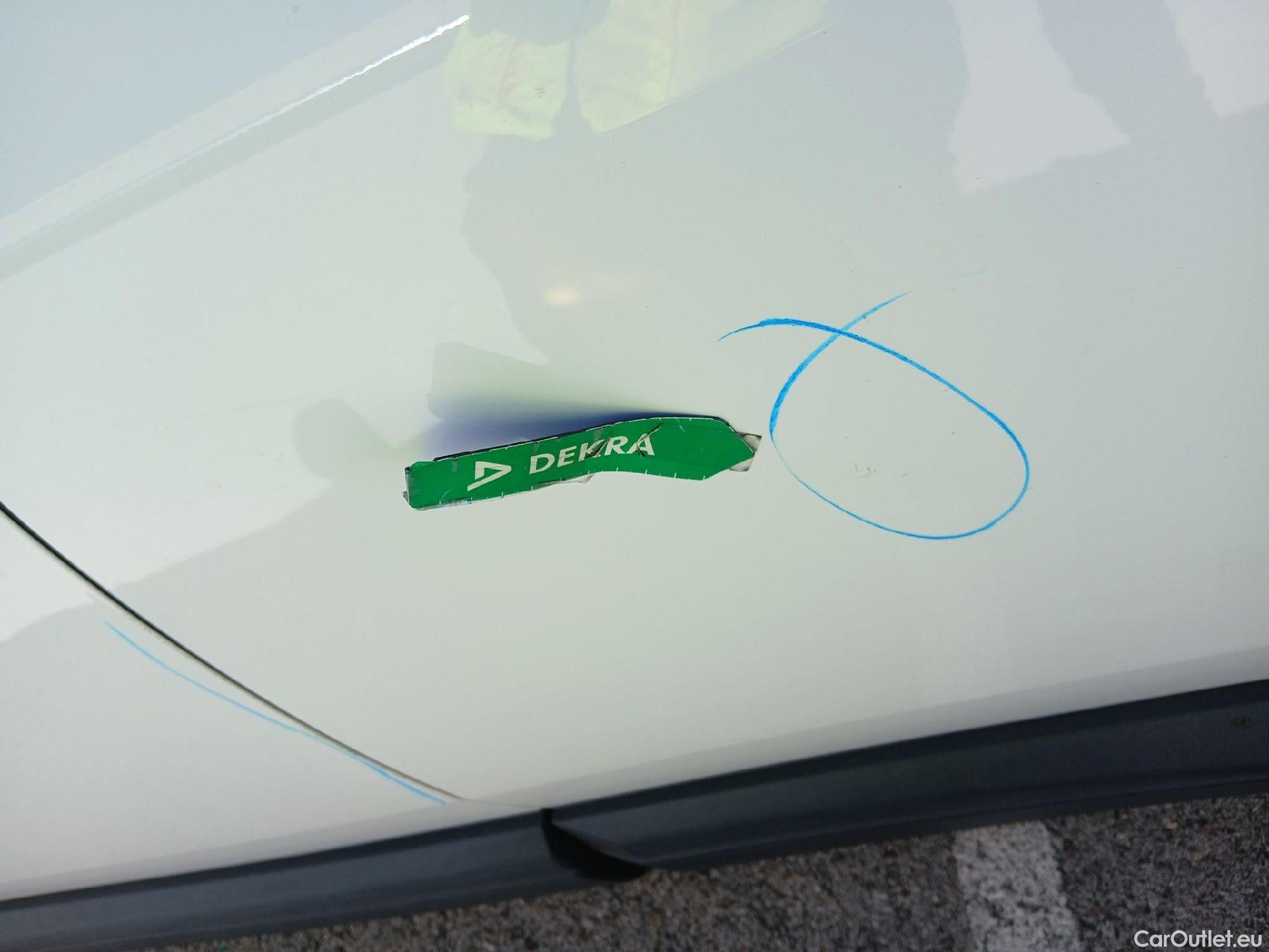  Peugeot  5008 PEUGEOT  / 2017 / 5P / todoterreno Active 1.5L BlueHDi 96kW (130CV) S&S #17