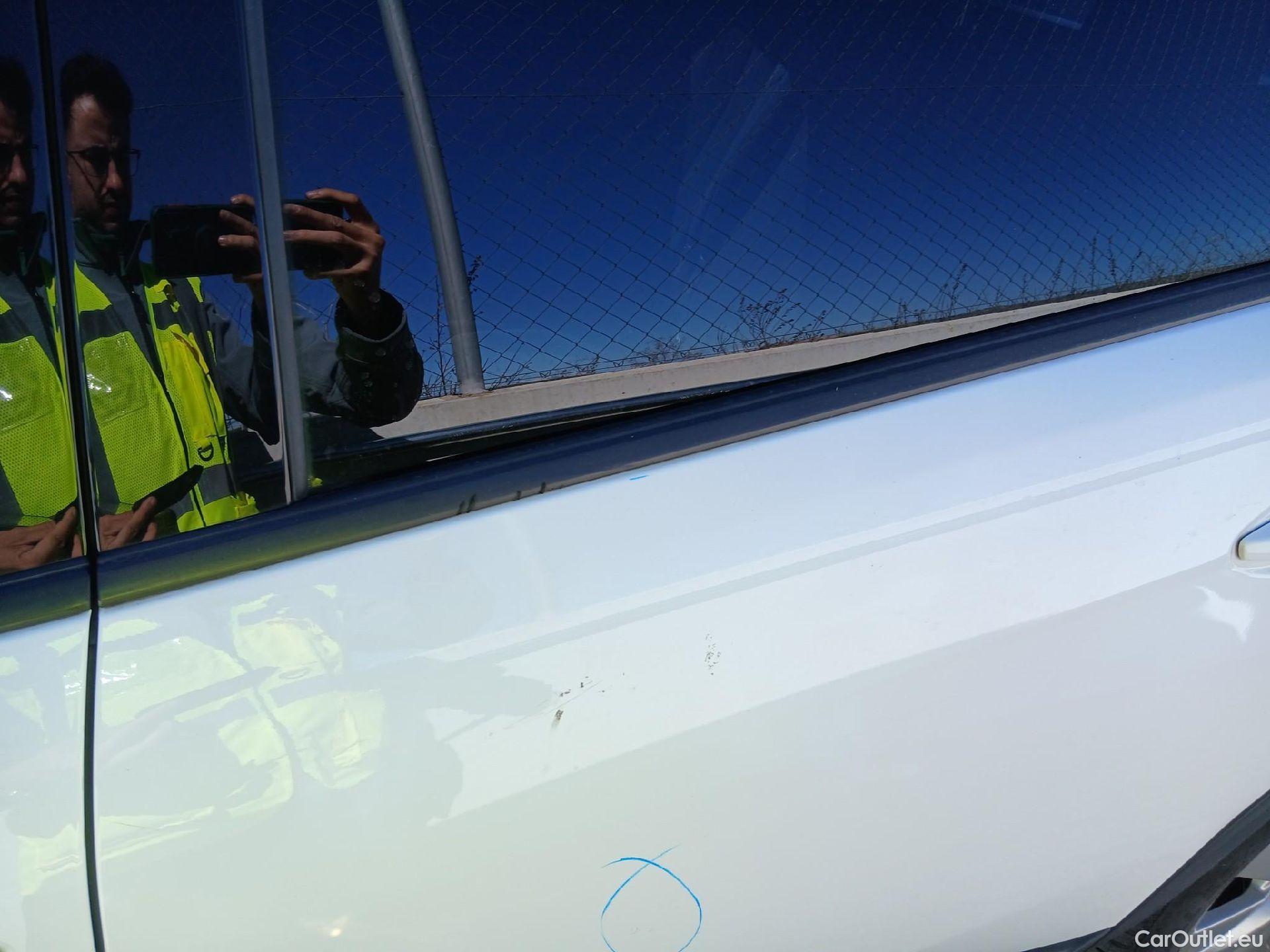  Peugeot  5008 PEUGEOT  / 2017 / 5P / todoterreno Active 1.5L BlueHDi 96kW (130CV) S&S #19