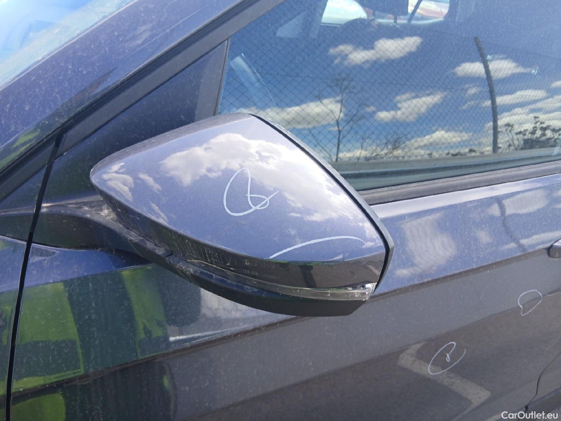  Volkswagen  T-CROSS VOLKSWAGEN  / 2018 / 5P / todoterreno Advance 1.0 TSI 70kW (95CV) (AC2) #19