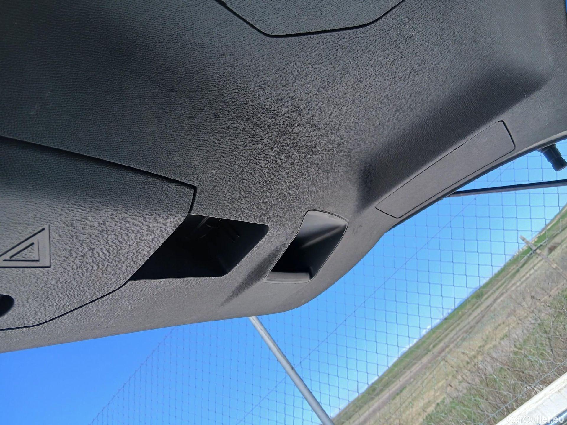  Peugeot  5008 PEUGEOT  / 2017 / 5P / todoterreno Active 1.5L BlueHDi 96kW (130CV) S&S #30