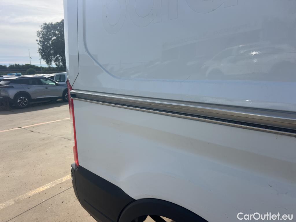 Ford  Transit FORD  / 2013 / 4P / furgón 310 77kW L2H2 Van Trend FWD #24