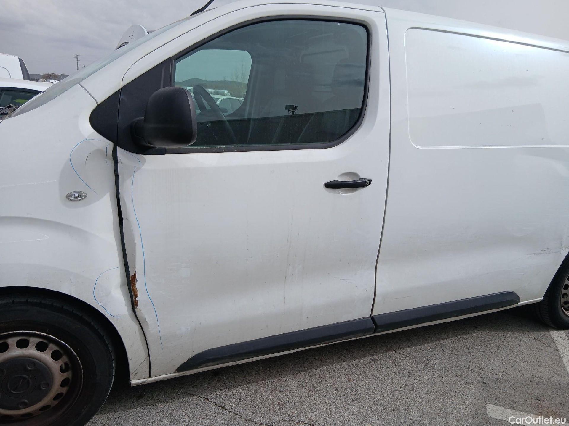  Opel  Vivaro OPEL  / 2019 / 4P / furgón 1.5 Diésel 74kW(100CV)M Std Exp #15