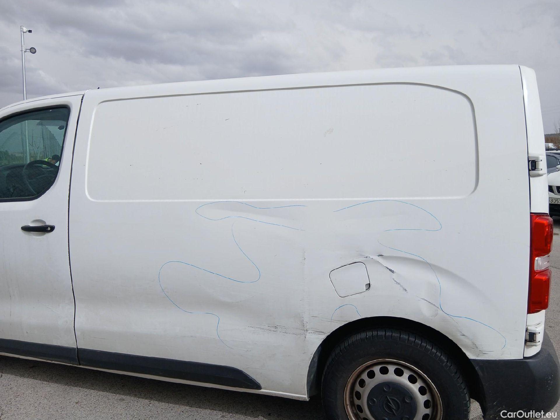  Opel  Vivaro OPEL  / 2019 / 4P / furgón 1.5 Diésel 74kW(100CV)M Std Exp #18