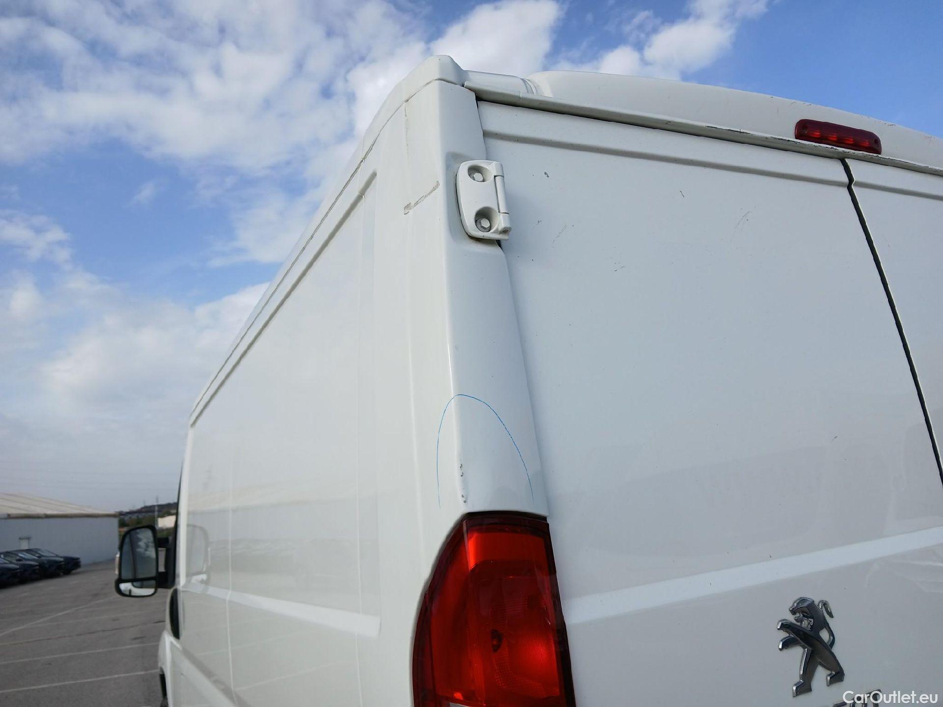  Peugeot  Boxer PEUGEOT  / 2014 / 4P / furgón 330 L1 H1 BHDI 88kW (120CV) S&S 6 Vel. M #37