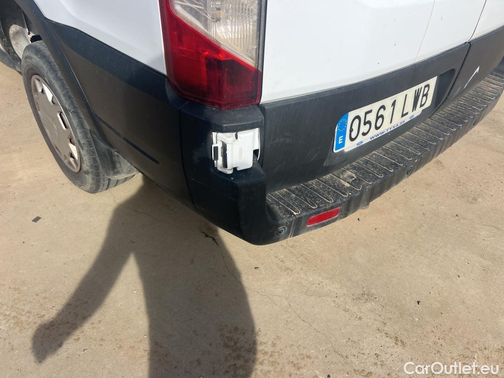  Ford  Transit FORD  / 2013 / 4P / furgón 310 77kW L2H2 Van Trend FWD #33